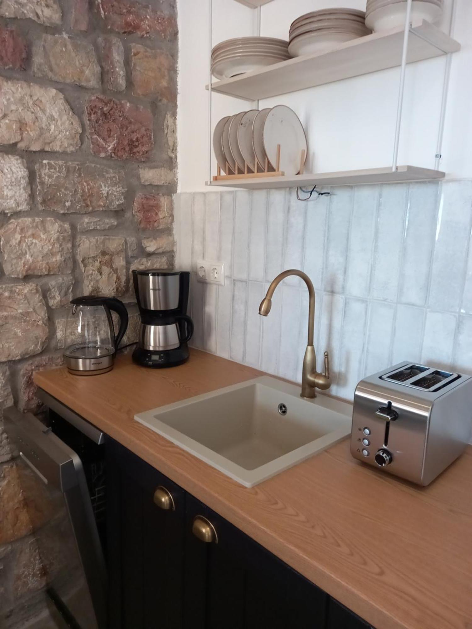 Koroni Stone House, Newly Built Studios By The Sea Room photo