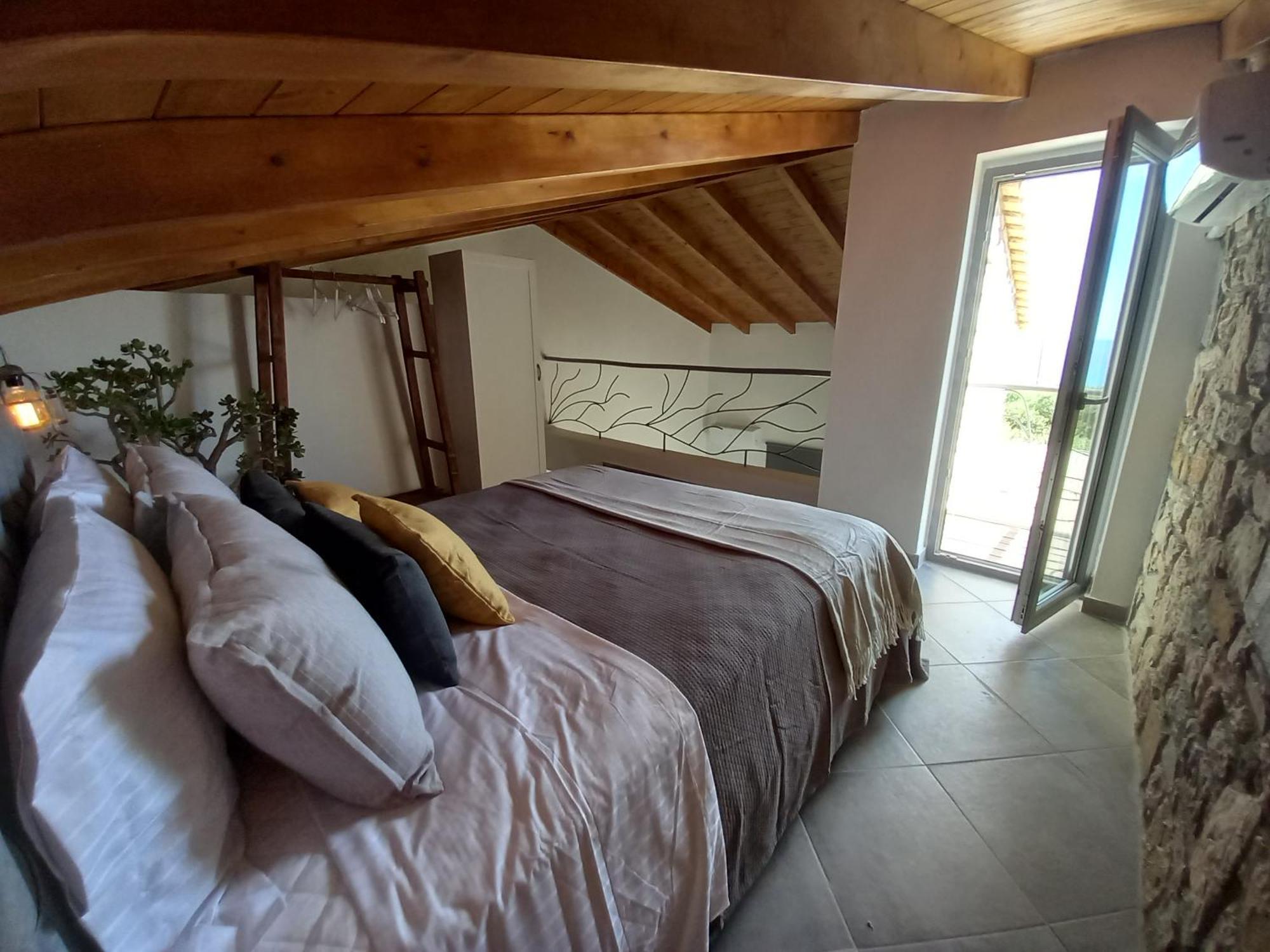 Koroni Stone House, Newly Built Studios By The Sea Room photo